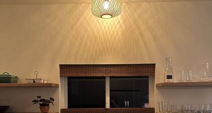 Newly built, 2-bedroom loft, high desert sunsets & mountain peaks, A/C and Wifi