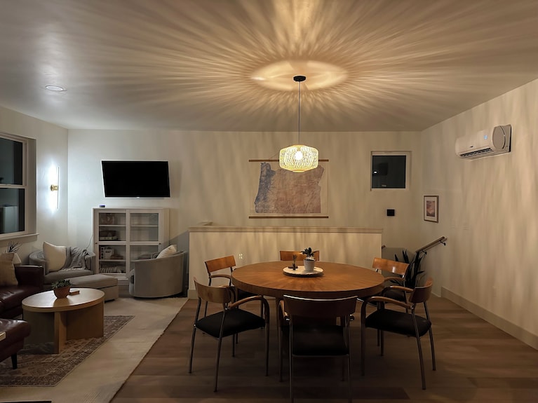 Newly Built, 2-bedroom Loft, High Desert Sunsets & Mountain Peaks, A/c And Wifi - Redmond, OR