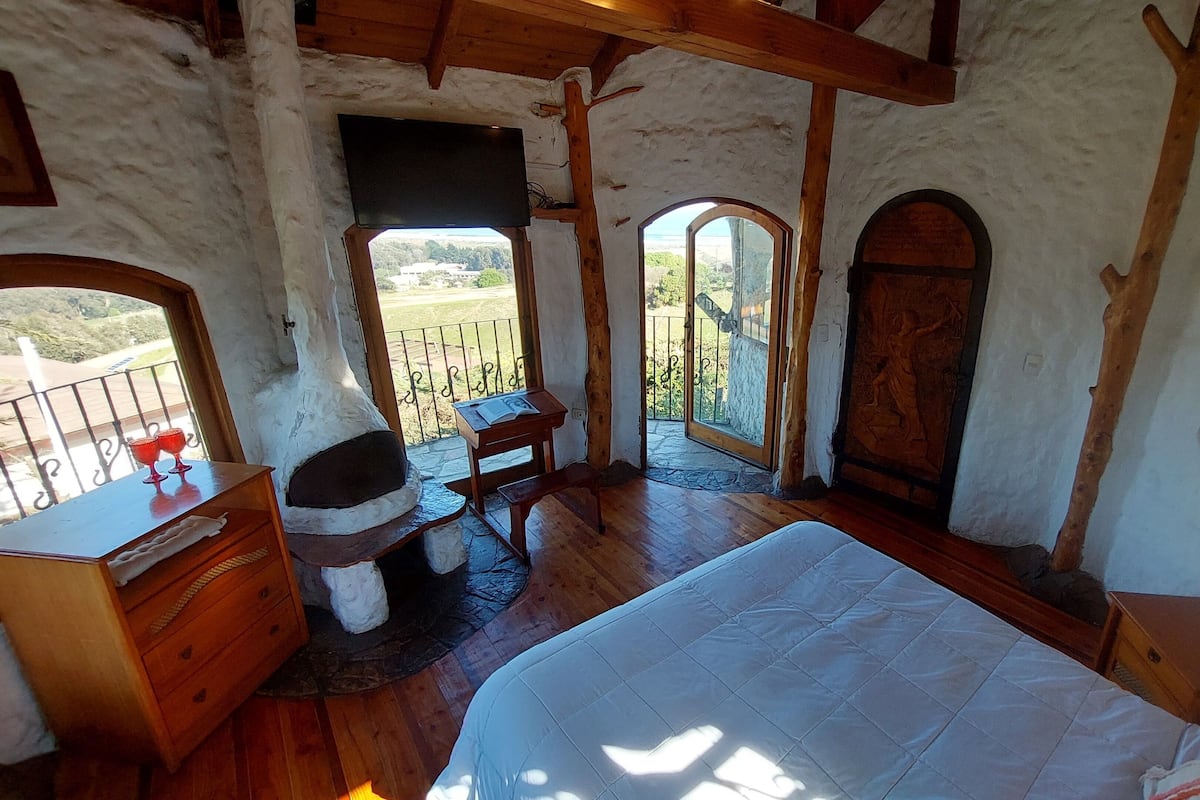 Suite panorámica, balcón, vistas a la playa | Decoración individual y ropa de cama