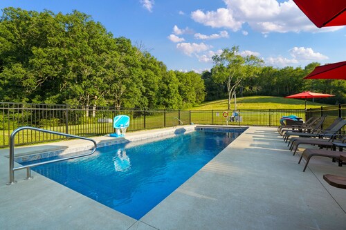 Espolon Ranch | 5BR, Pool, & Pickleball
