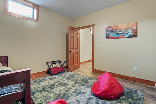 Espolon Ranch | 5BR, Pool, & Pickleball