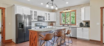 Espolon Ranch | 5BR, Pool, Igloo & Pickleball