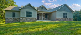 Espolon Ranch | 5BR, Pool, & Pickleball