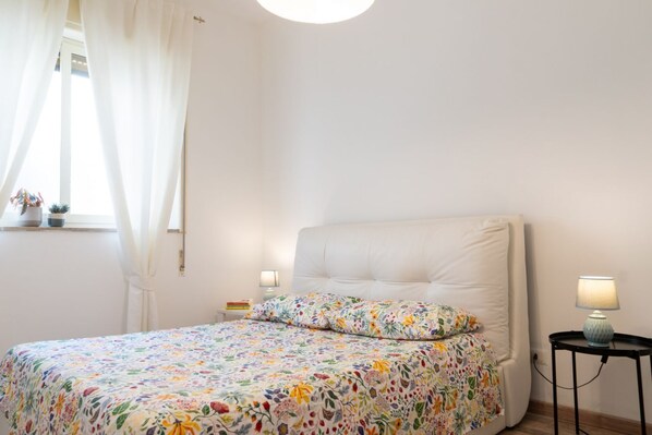 1 chambre, fer et planche à repasser, Wi-Fi, literie fournie