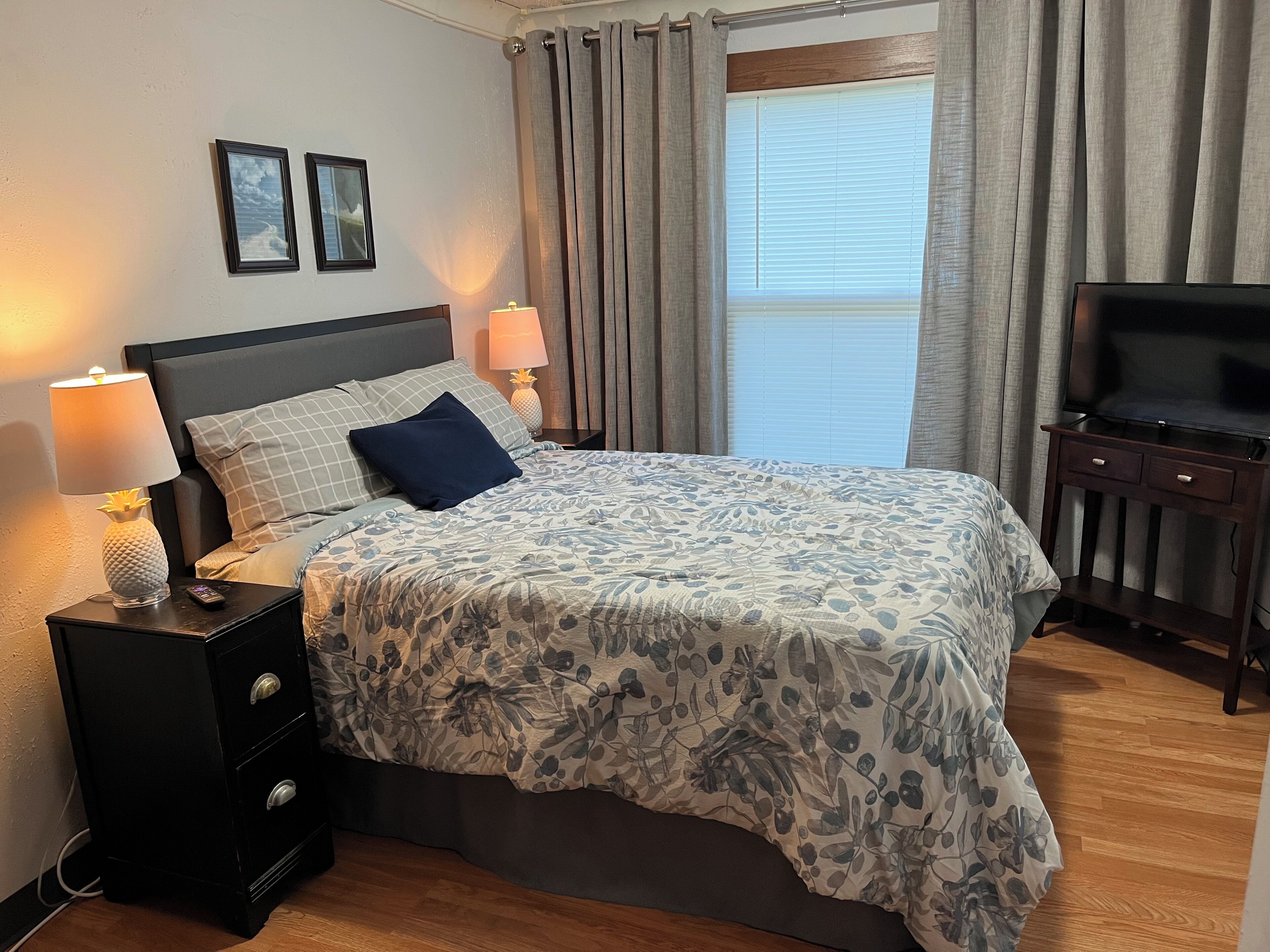 2 bedrooms, desk, iron/ironing board, free WiFi