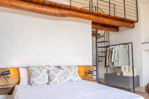 2 habitaciones, tabla de planchar con plancha y cuna de viaje 