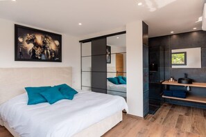 5 chambres, fer et planche à repasser, lit parapluie, Wi-Fi