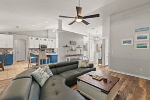 Smart TV, fireplace, offices - Navarre Retreat: Heated Pool, Hot Tub & Game room just minutes from the beach! (Navarre)