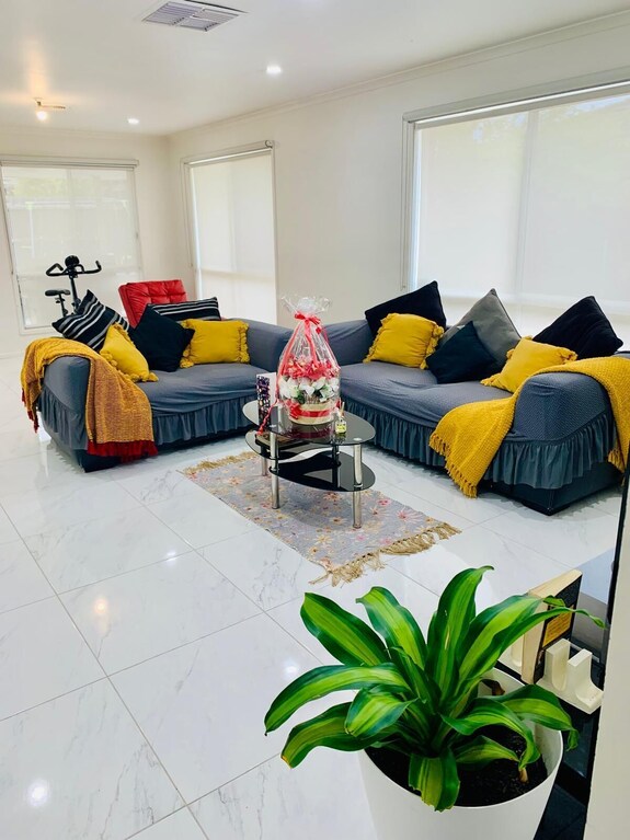 Home In Carrum Downs - Lyndhurst