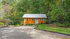 Exterior - Baby Bear's Den, Tiny Paradise (Highlands)