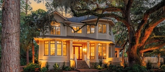 23 South Beach Lane @ Sea Pines | Steps to Beach | Pool & Spa | Pickleball