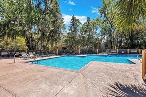 Pool - 172 Colonnade Club @ Shipyard | Next to Golf Course | Pool | Walk to Beach (Hilton Head Island)