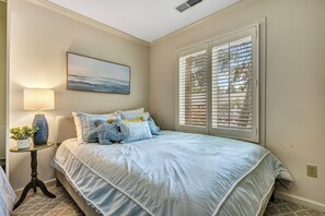 2 bedrooms, iron/ironing board, free WiFi, bed sheets - 172 Colonnade Club @ Shipyard | Next to Golf Course | Pool | Walk to Beach (Hilton Head Island)