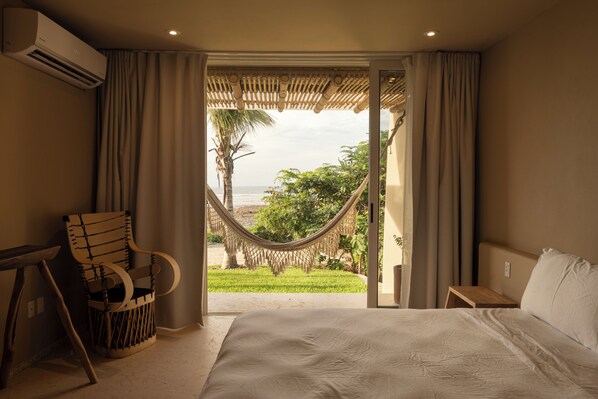 2 bedrooms, free WiFi, bed sheets - Beachfront Condo Los Panchos in Playa la Saladita / Coco 101 (La Unión de Isidoro Montes de Oca)