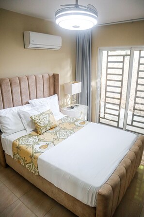 2 slaapkamers, een strijkplank/strijkijzer, wifi, beddengoed