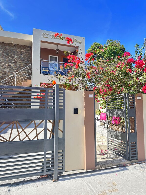Property grounds - modern,centric,near the beach and restaurants.15 minutes walk to historic center (Puerto Plata)