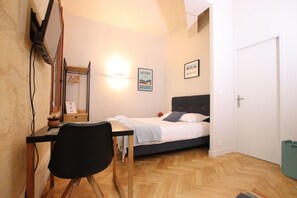 Schreibtisch, Bügeleisen/Bügelbrett, WLAN, Bettwäsche