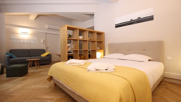 1 habitación, tabla de planchar con plancha, wifi y ropa de cama 