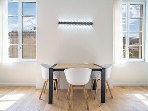 Dining - Charming apartment for 4 in the heart of Bordeaux (Bordeaux)