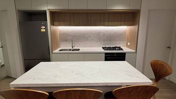 Fridge, microwave, oven, stovetop