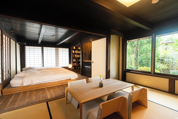 Décoration personnalisée, bureau, Wi-Fi gratuit, draps fournis