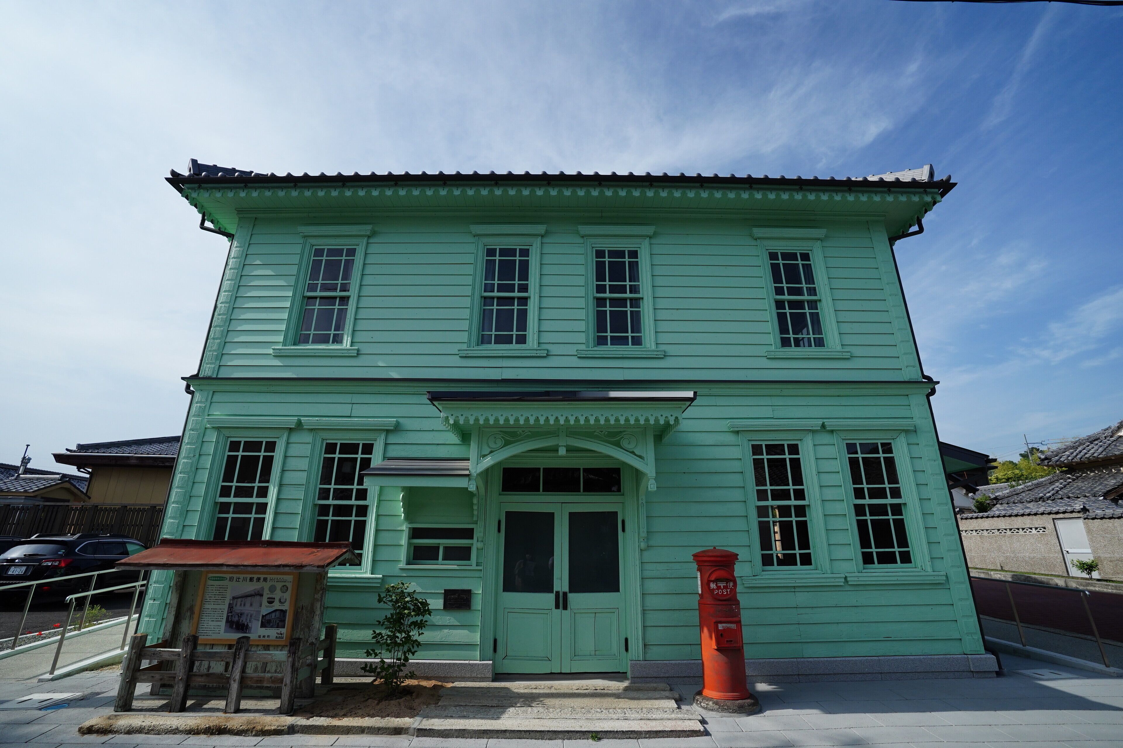 Individually decorated, desk, free WiFi, bed sheets