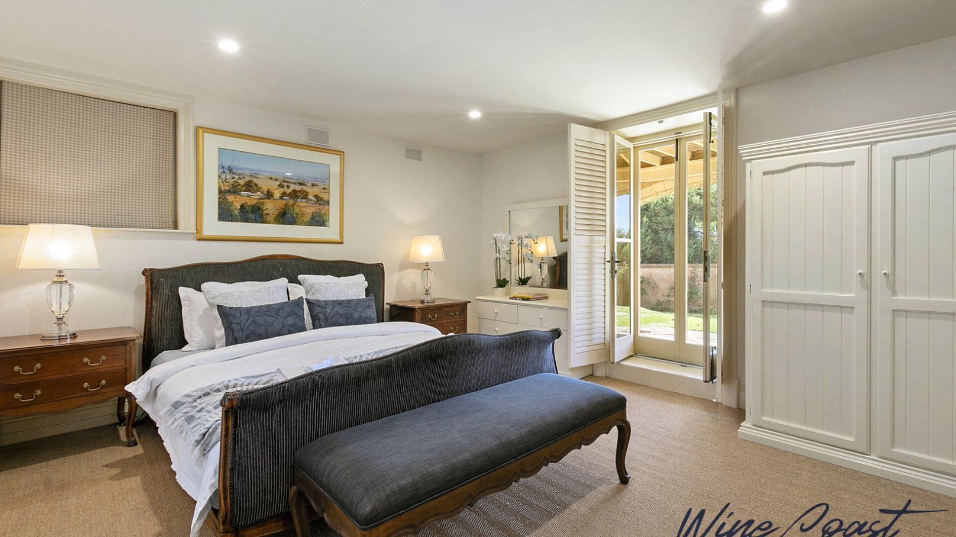 5 bedrooms, iron/ironing board, free WiFi, bed sheets
