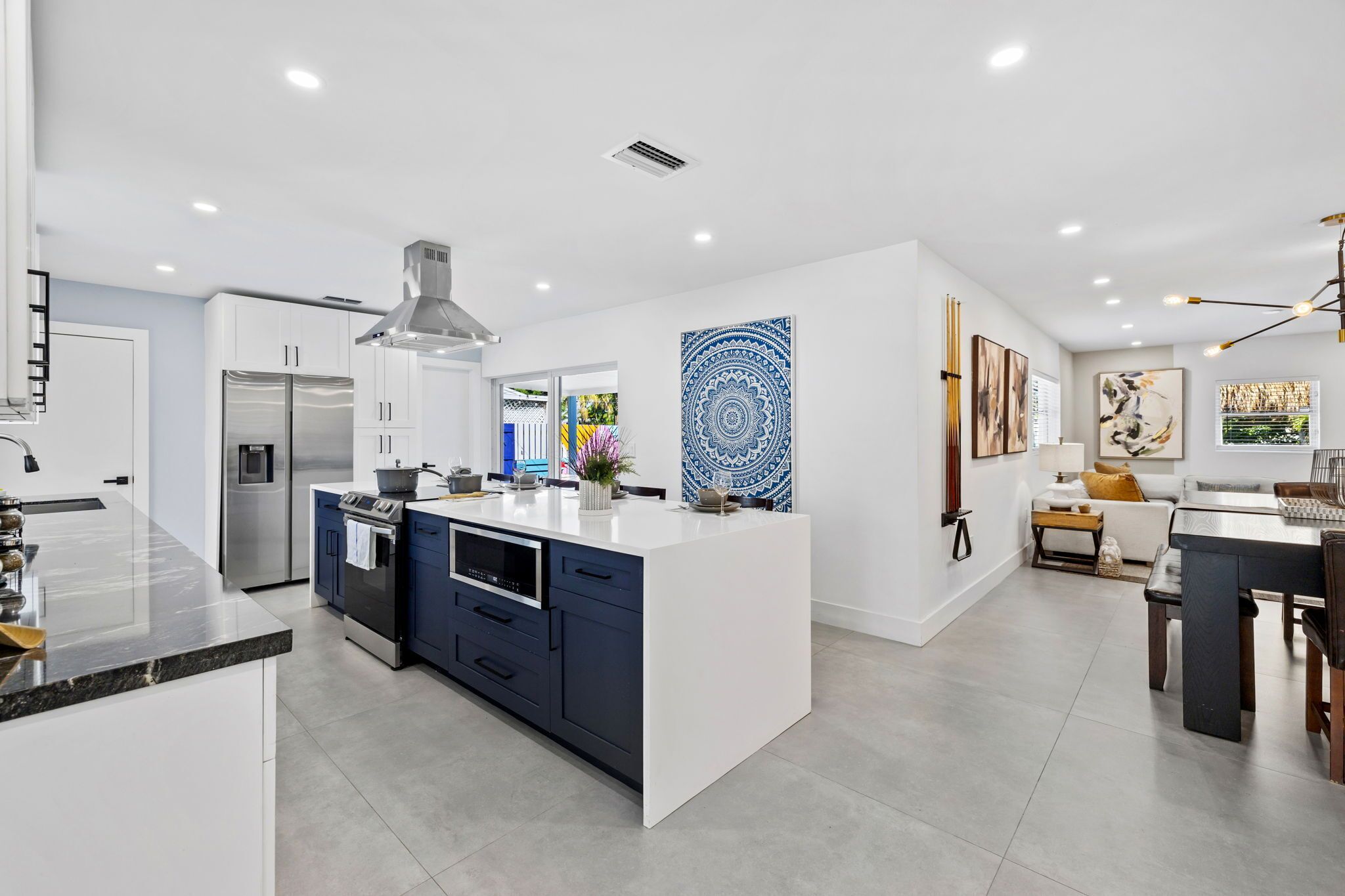 冰箱、微波炉、烤箱、炉灶