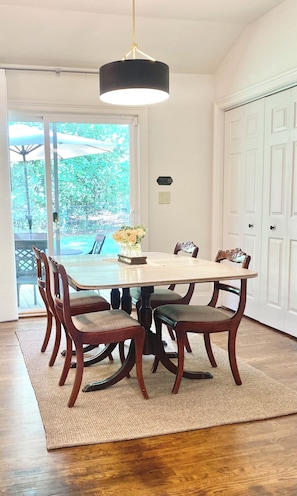 Dining - McCullough Park Charming 3-bedroom in fantastic Stockbridge (Stockbridge)