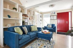 Living area - Beachfront Break - 2 bedroom home (County Kerry)