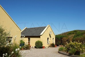 Exterior - Waterfront Annex one bedroom annex (Dingle)