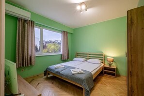 1 quarto, ferros/tábuas de passar roupa, berço de viagem, Wi-Fi