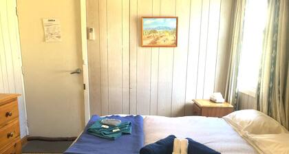 Cabin 8 - 2 rooms plus ensuite. Guests have access to all amenities