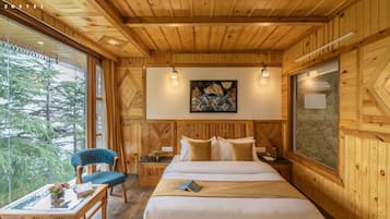 Superior 5-Bedded Suite (with attic) | Free WiFi, bed sheets