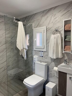 Shower, towels