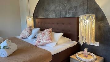 2 makuuhuonetta, silitysrauta/-lauta, ilmainen Wi-Fi, vuodevaatteet