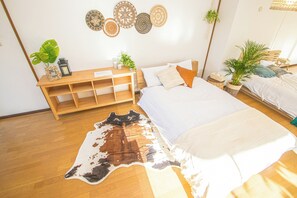 1 bedroom, desk, free WiFi, bed sheets