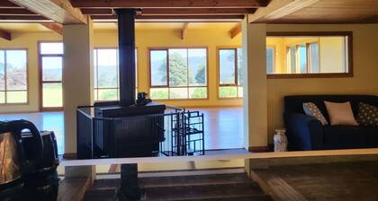 Mt Elephant Bush Retreat - Gray