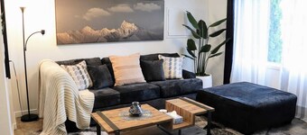 River View by the Border, stylish cozy centrally located in downtown St Stephen!