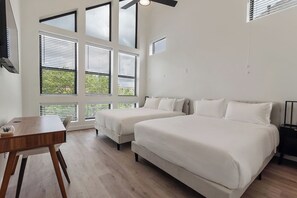 7 bedrooms, desk, iron/ironing board, travel cot