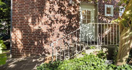 Ferienwohnung 'Gp Urban Stay' mit privater Terrasse, privatem Garten und Wi-Fi