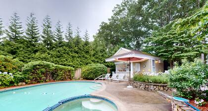 Private pool close to beach with cabana, grill, AC, and patio