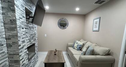Charming 3-bedroom house with pool, AC, WiFi in pleasant Tampa