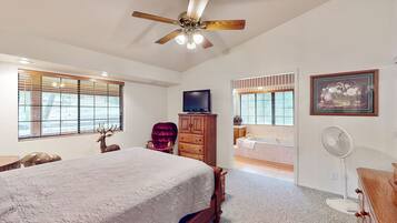 3 bedrooms, iron/ironing board, internet, bed sheets