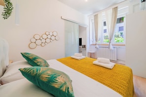 1 bedroom, WiFi (free), bed sheets