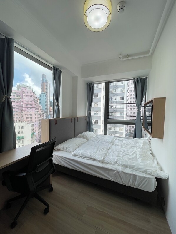 Comfort Double Room, City View | Desk, laptop workspace, free WiFi - China Rich Oriental Hotel (Hong Kong)