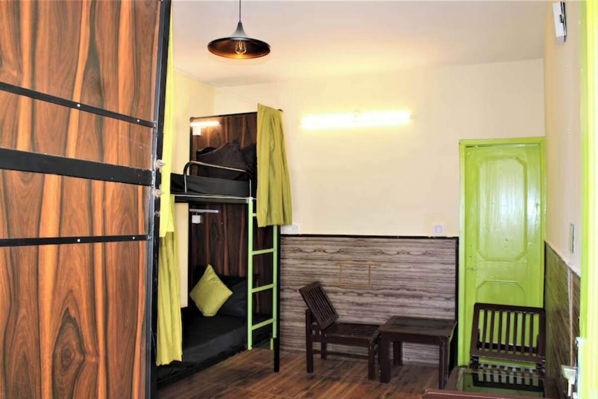 Basic Shared Dormitory | WiFi (free), bed sheets