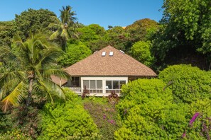 Exterior - Poipu Crater Ohana - Lockoff, sleeps 8, 4 bedroom, 4 bath, 2 Kitchen (Koloa)