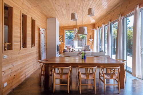 "Whiteleaf" Luxury. Linen included