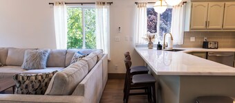 Shasta Lake Beautiful House w/ Hot Tub, BBQ, Ping Pong & Foosball Table